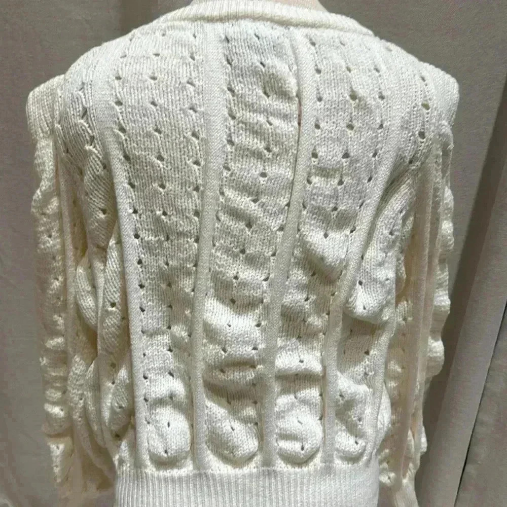 sweater - Picture 3 of 4